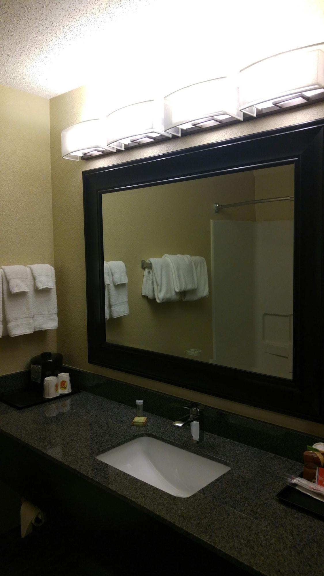 Super 8 By Wyndham Copley Akron Zewnętrze zdjęcie