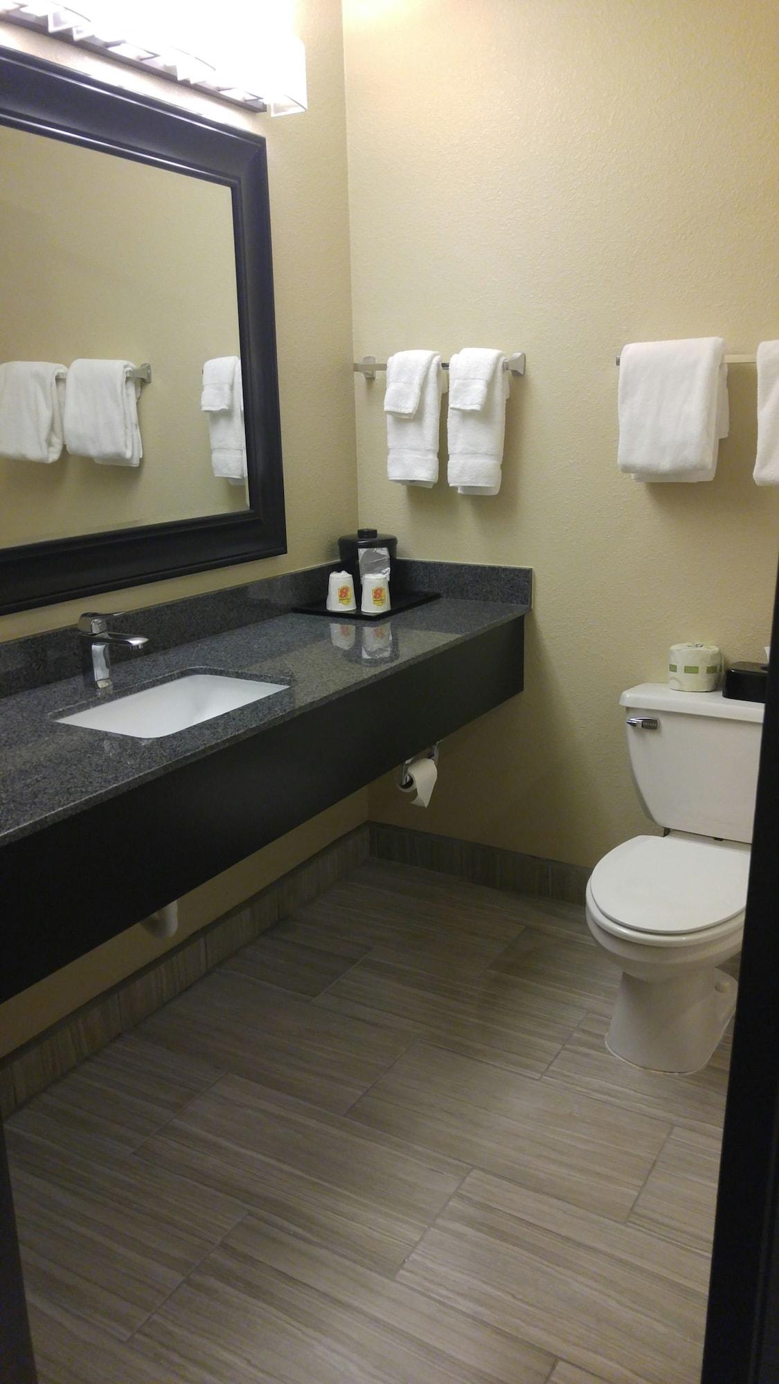 Super 8 By Wyndham Copley Akron Zewnętrze zdjęcie