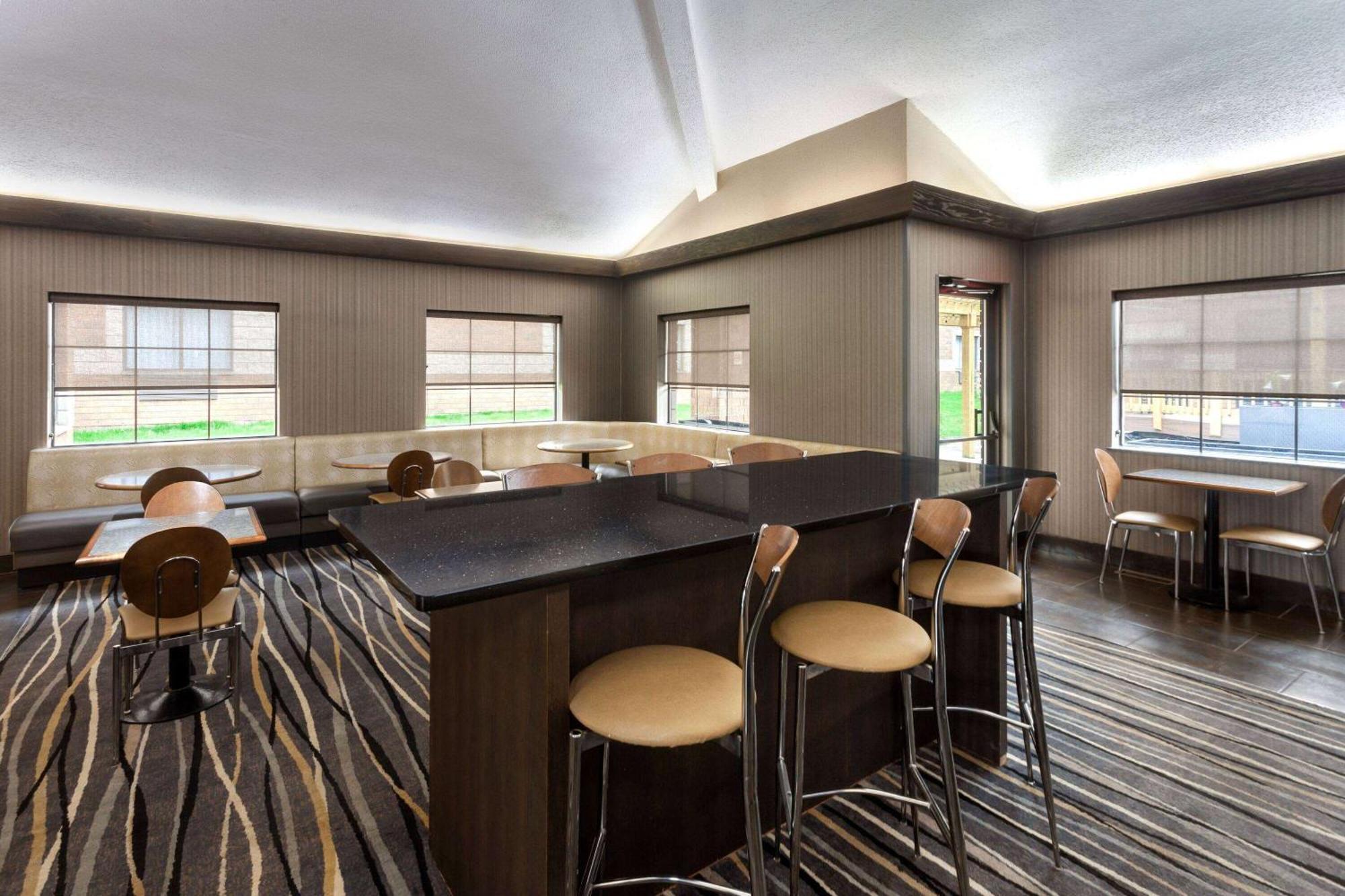 Super 8 By Wyndham Copley Akron Zewnętrze zdjęcie